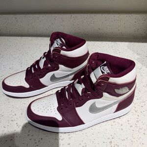 Air Jordan 1 Retro High OG ‘Bordeaux’
US Men’s 9
New never been worn, no box